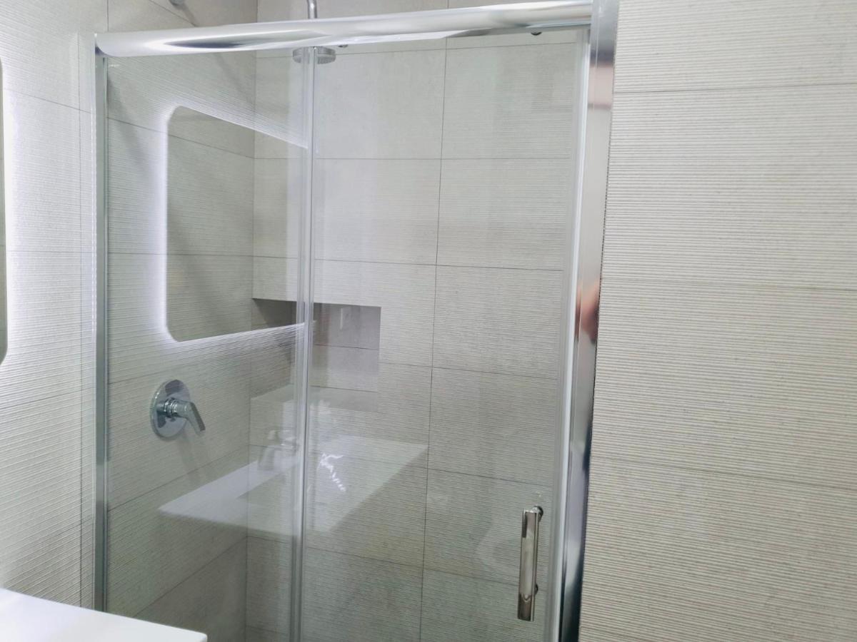 Central Lagos Apt With Marina Views Near Beaches Extérieur photo