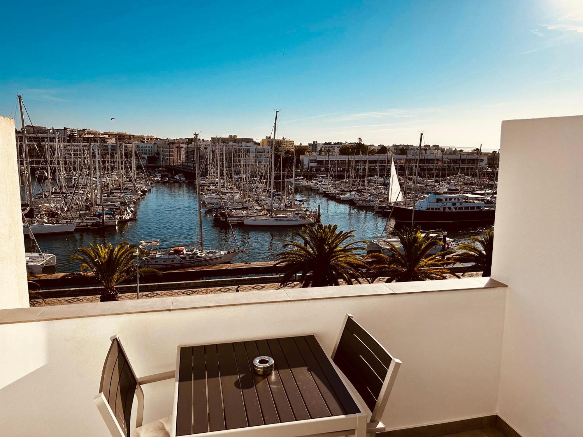 Central Lagos Apt With Marina Views Near Beaches Extérieur photo