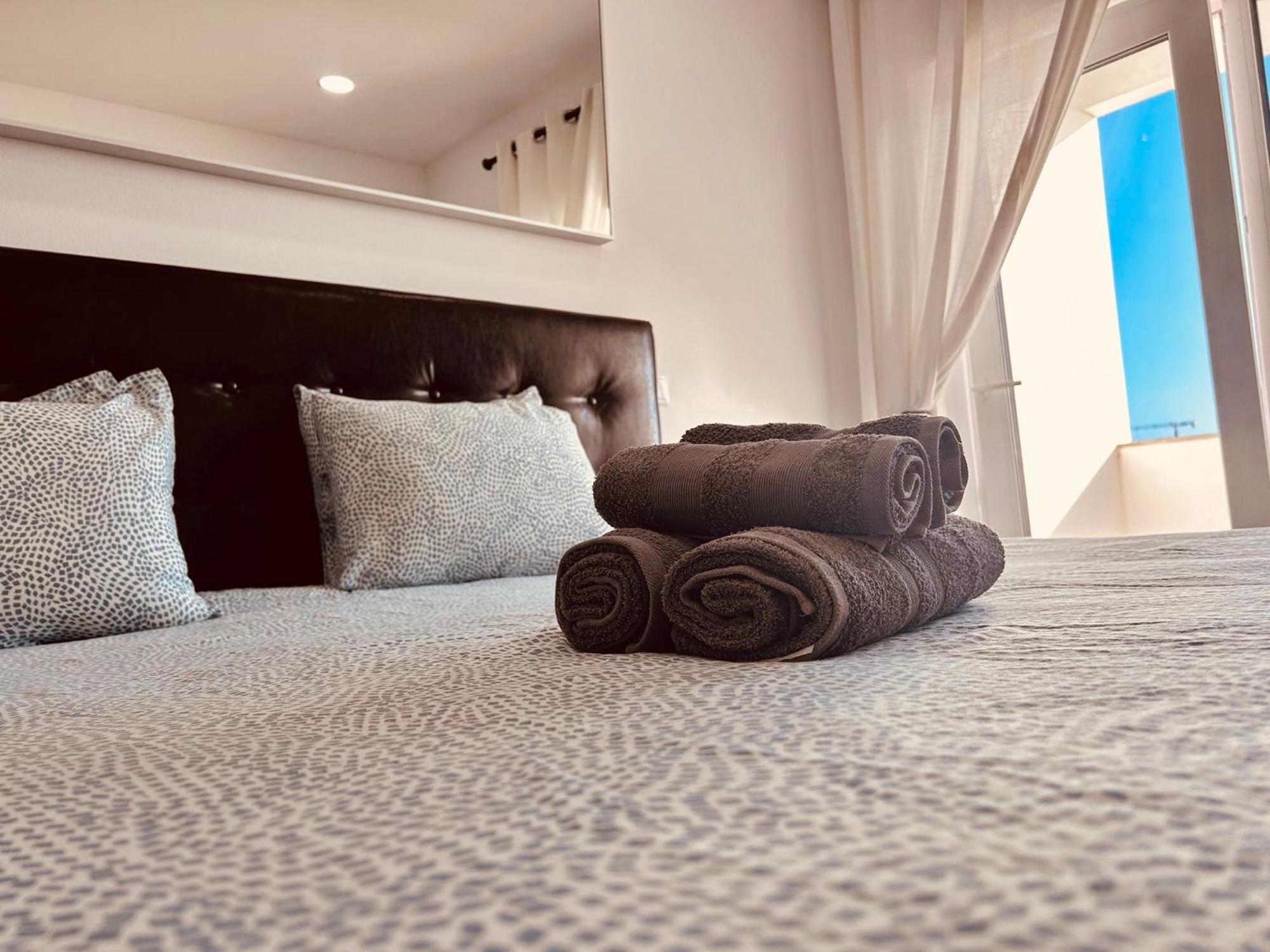 Central Lagos Apt With Marina Views Near Beaches Extérieur photo