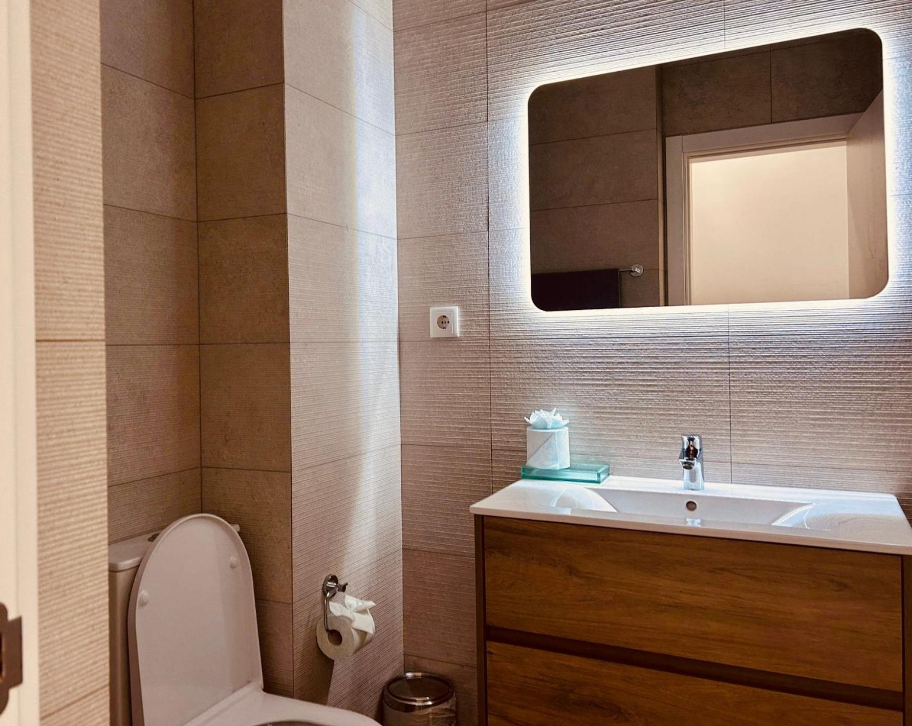 Central Lagos Apt With Marina Views Near Beaches Extérieur photo