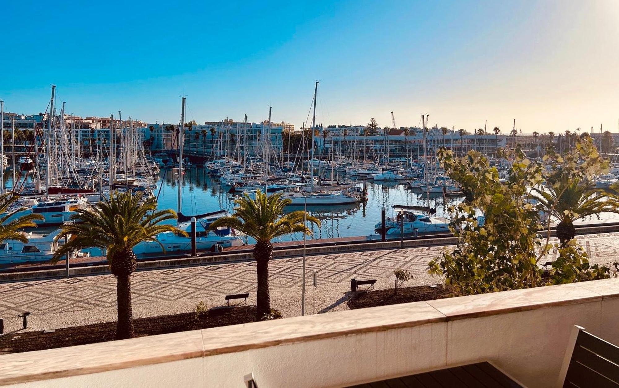 Central Lagos Apt With Marina Views Near Beaches Extérieur photo