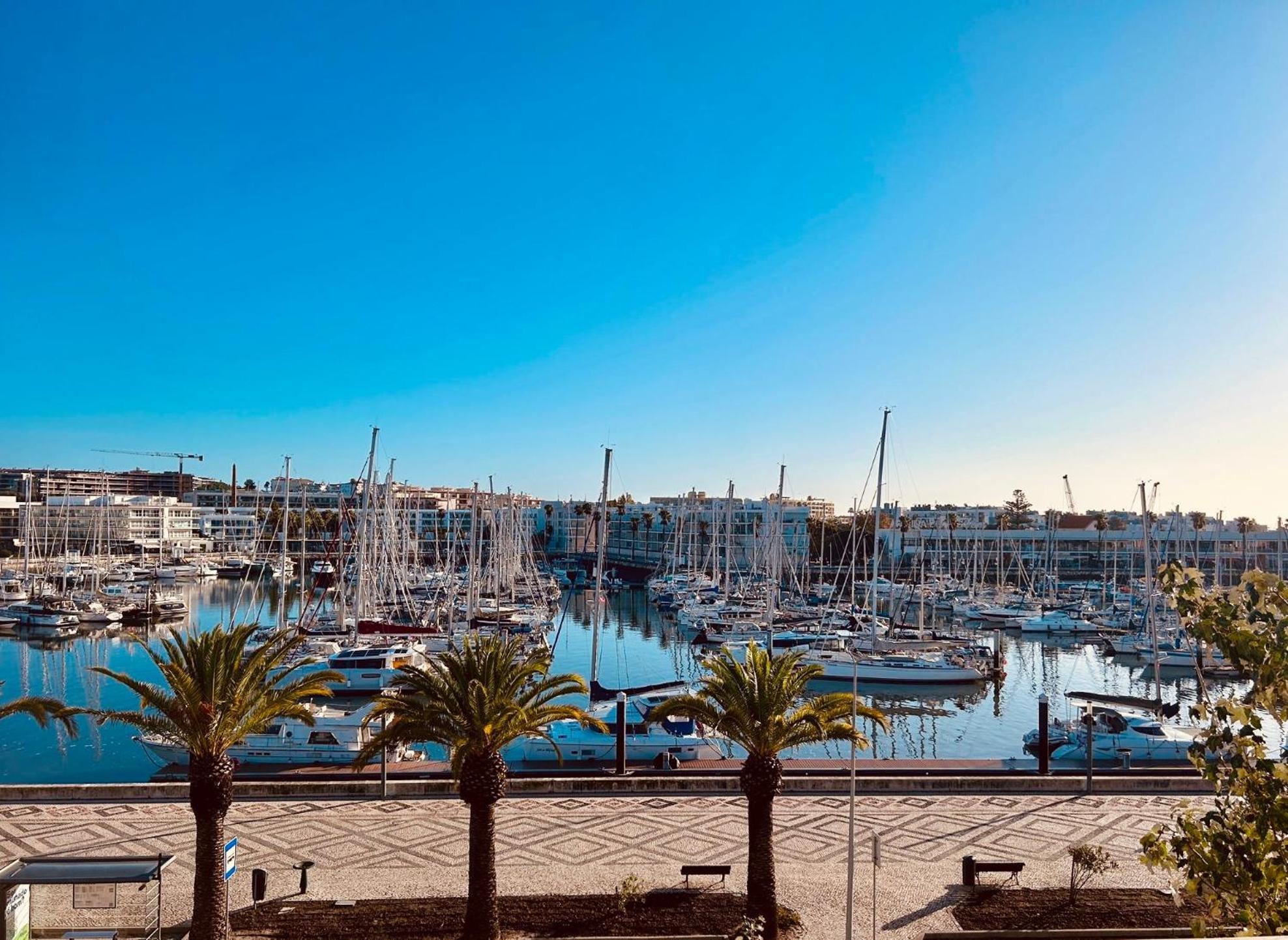 Central Lagos Apt With Marina Views Near Beaches Extérieur photo