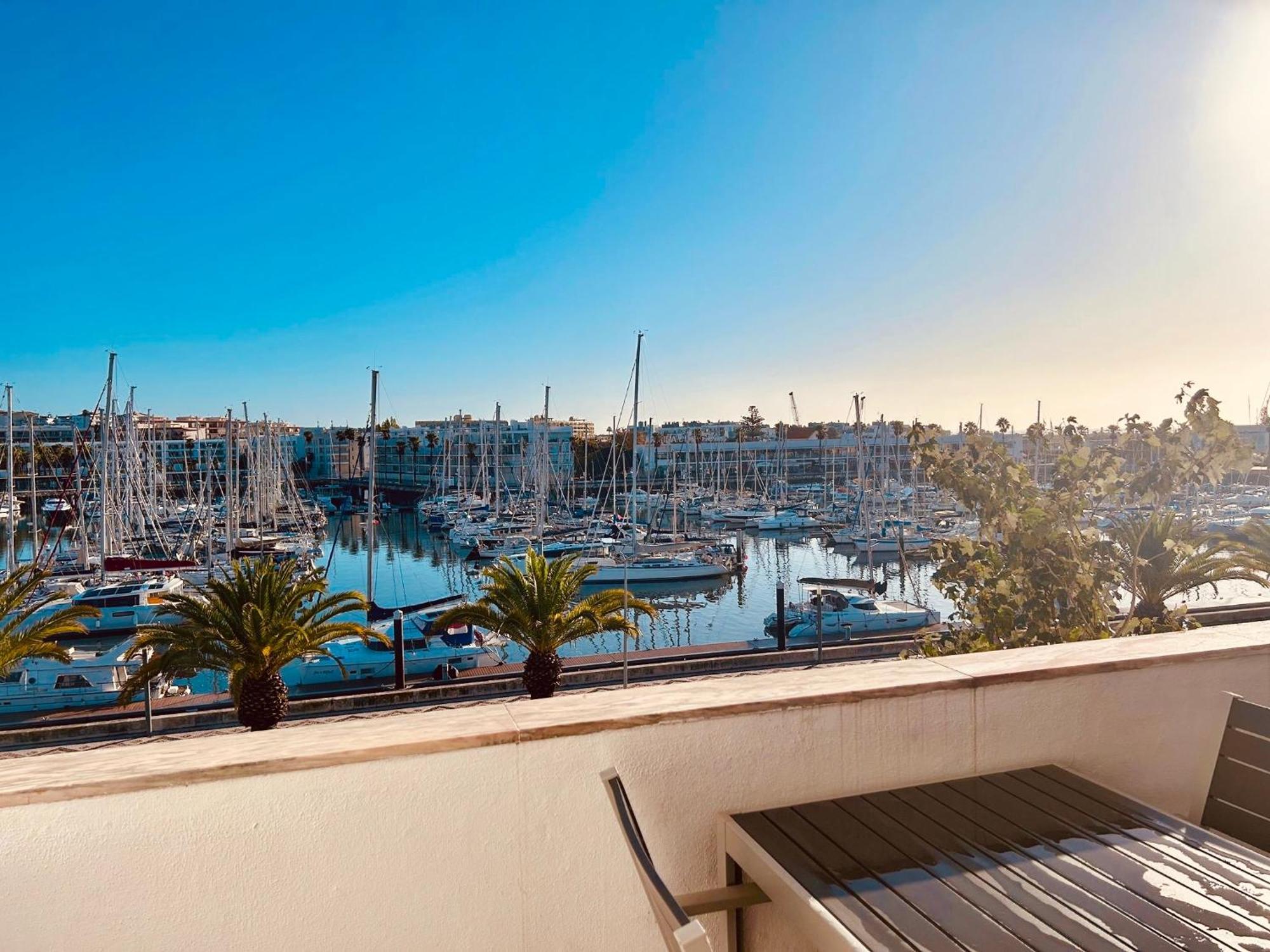 Central Lagos Apt With Marina Views Near Beaches Extérieur photo