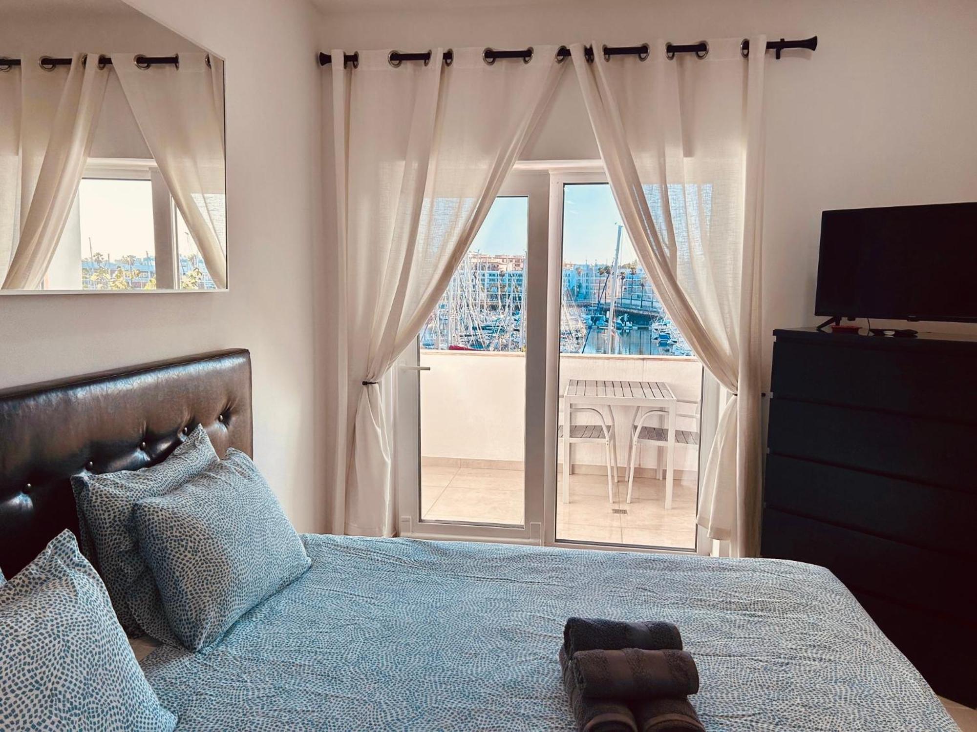 Central Lagos Apt With Marina Views Near Beaches Extérieur photo