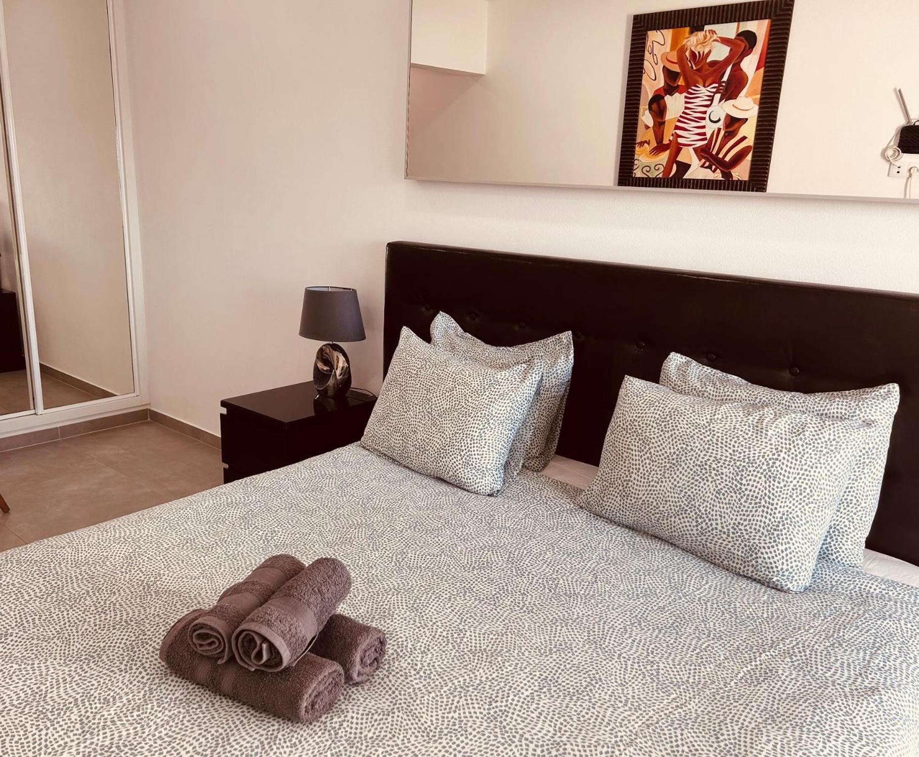 Central Lagos Apt With Marina Views Near Beaches Extérieur photo