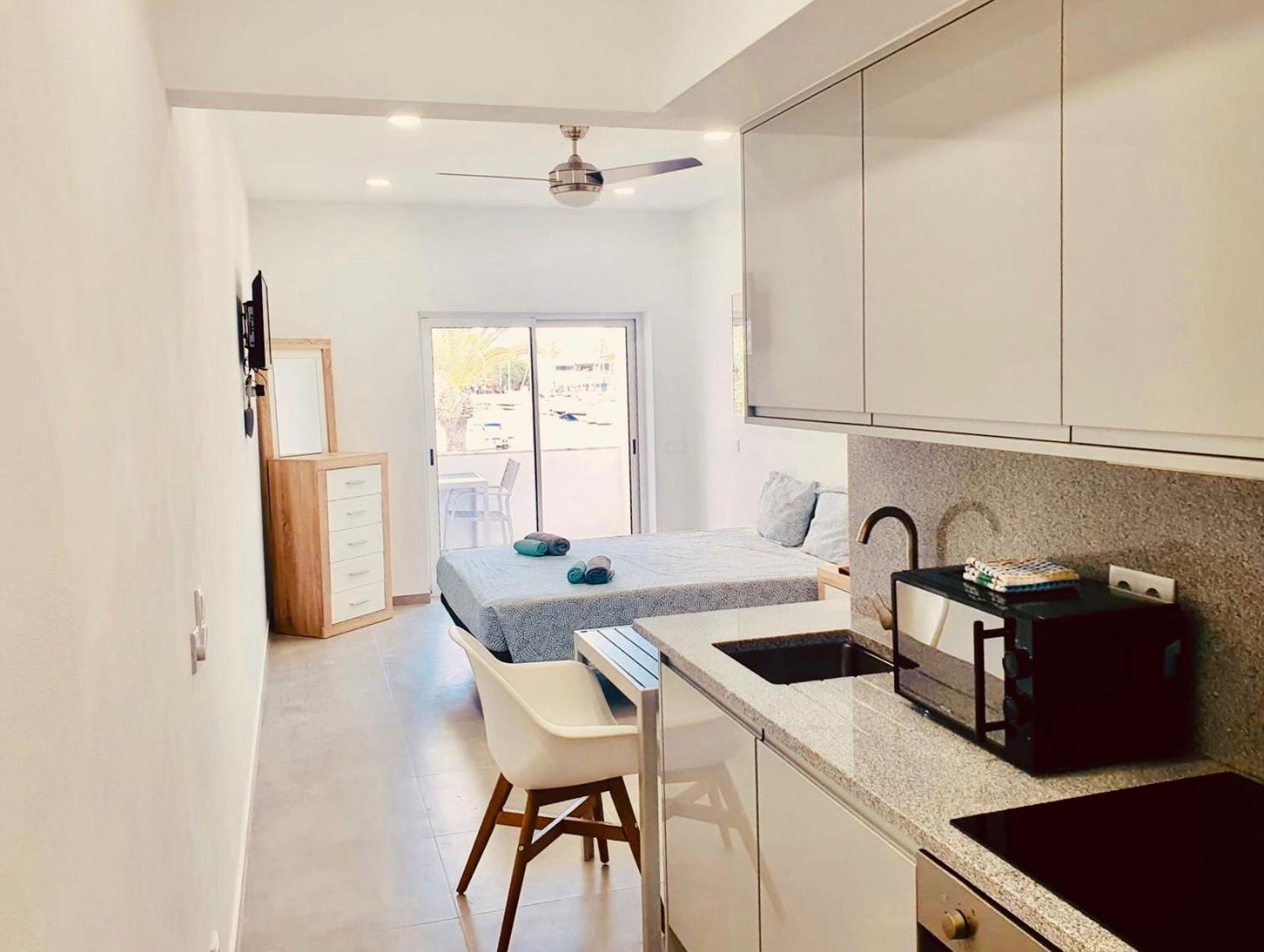 Central Lagos Apt With Marina Views Near Beaches Extérieur photo